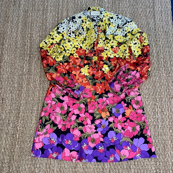Gucci Dresses & Skirts - Gucci Silk Floral Dress with Ruffle Collar